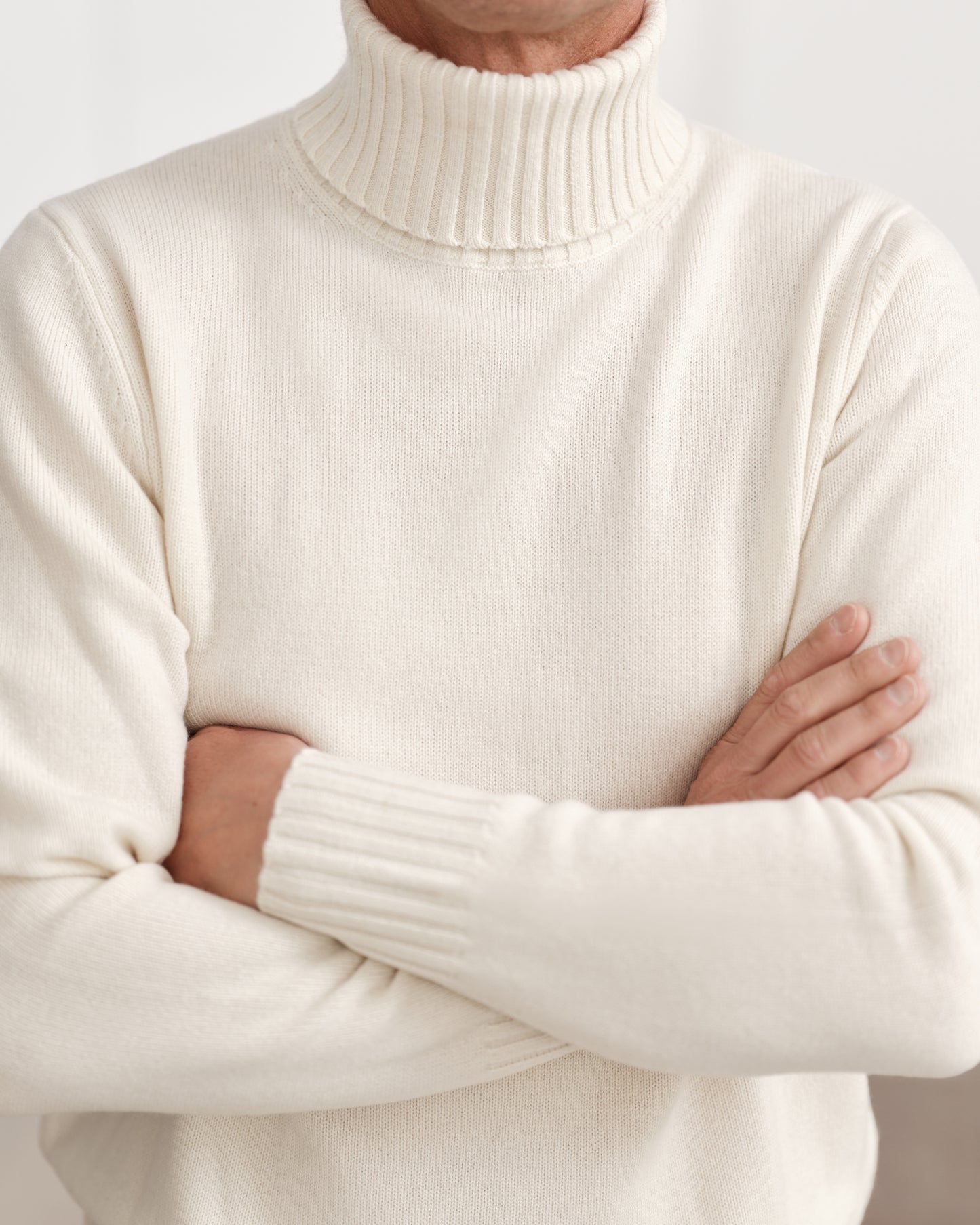 7 Gauge Turtleneck Cashmere Sweater White
