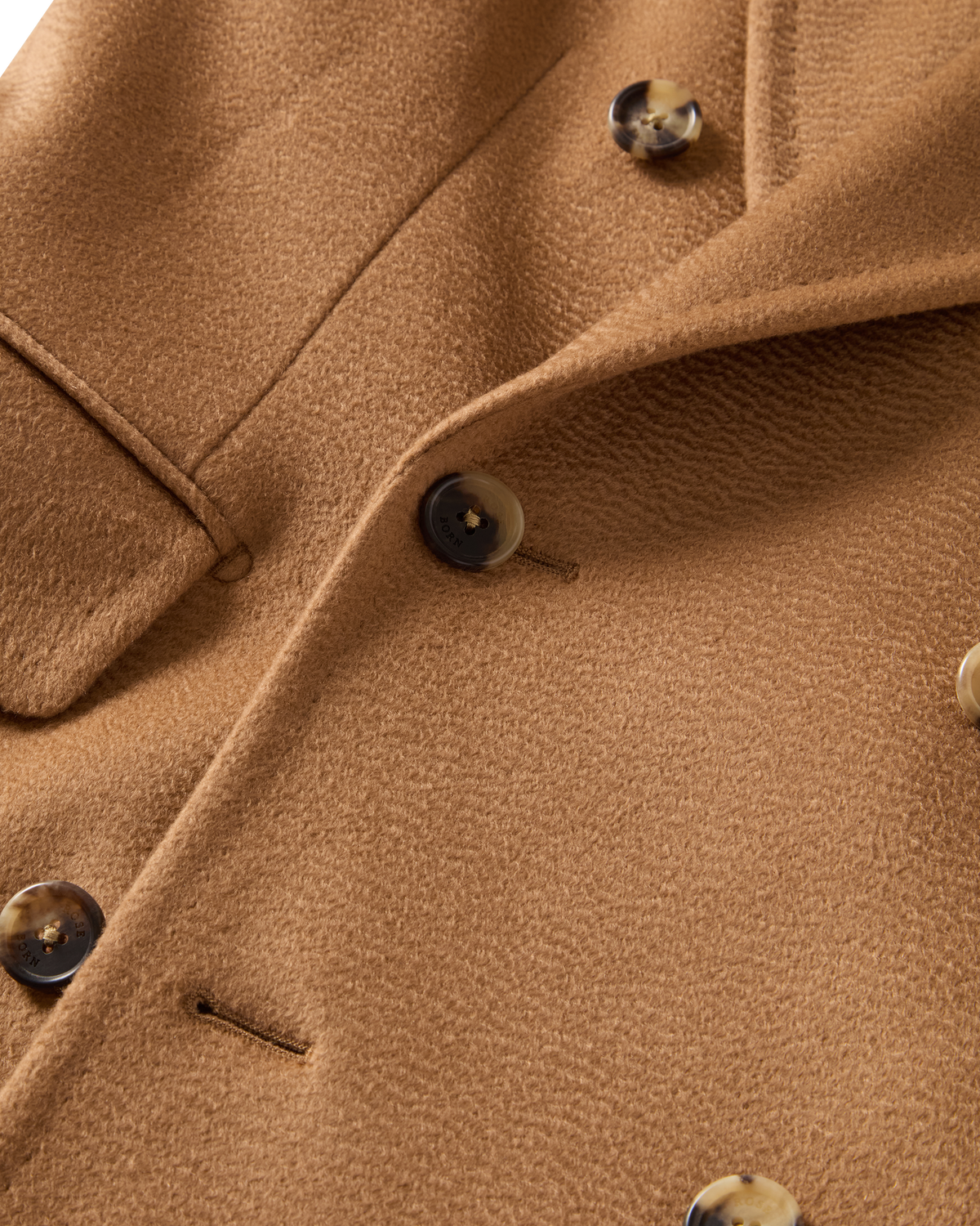 Double Breasted Cashmere Coat Camel, double-breasted front with horn buttons