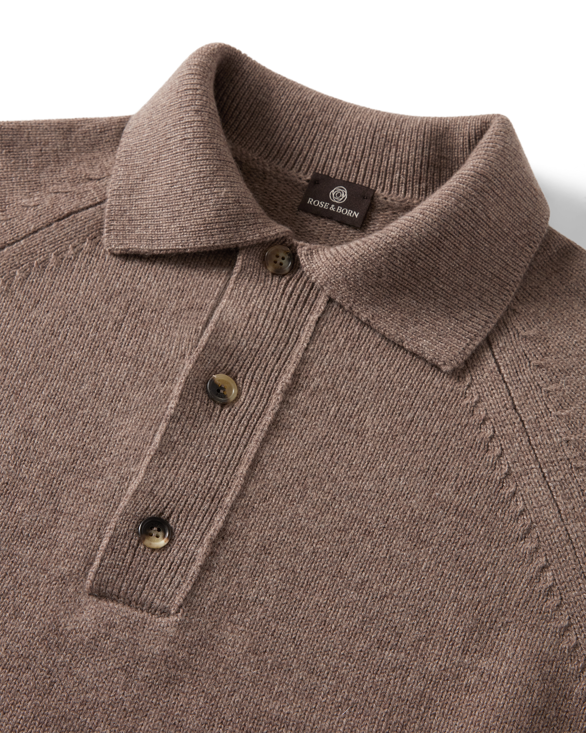 Chunky Cashmere Polo Taupe, polo collar and horn buttons