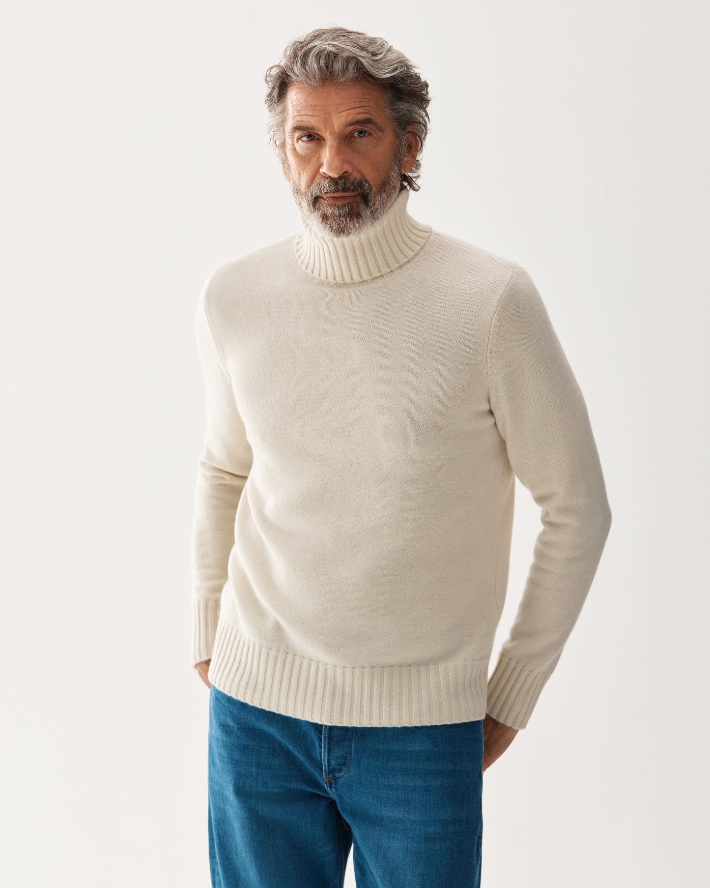 7 Gauge Turtleneck Cashmere Sweater White