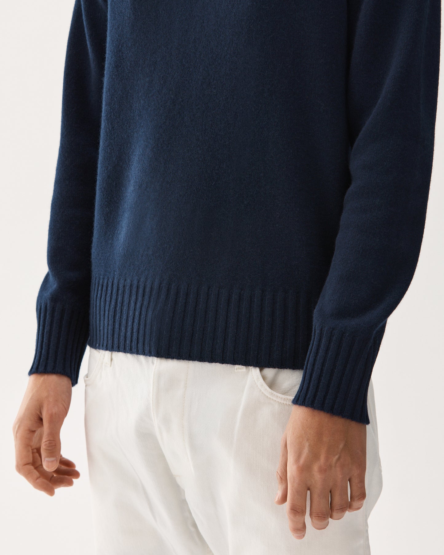 7 Gauge Turtleneck Cashmere Sweater Navy