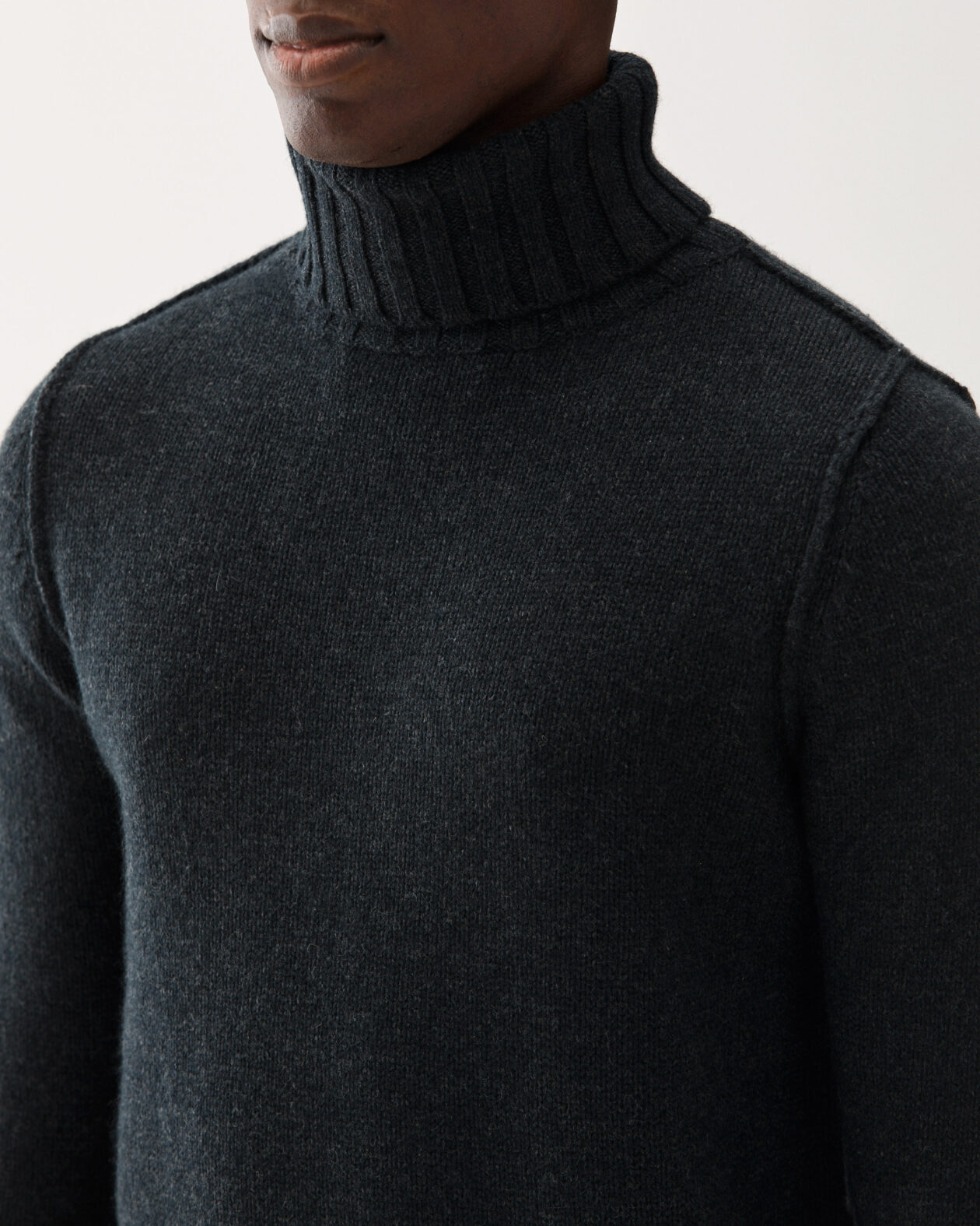 5 Gauge Turtleneck Cashmere Sweater Charcoal