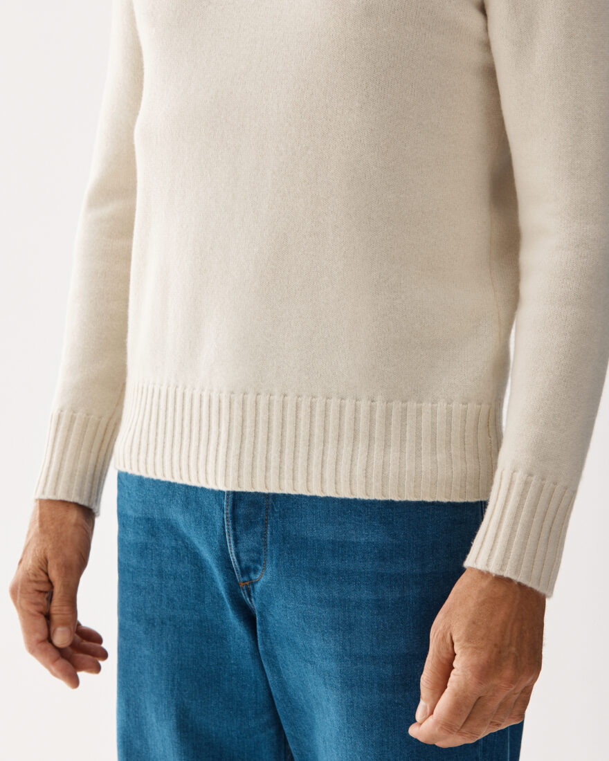 7 Gauge Turtleneck Cashmere Sweater White
